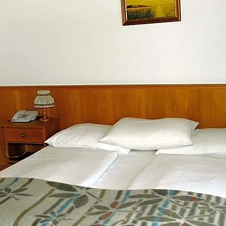 Hotel Velden Bacherlwirt 3*